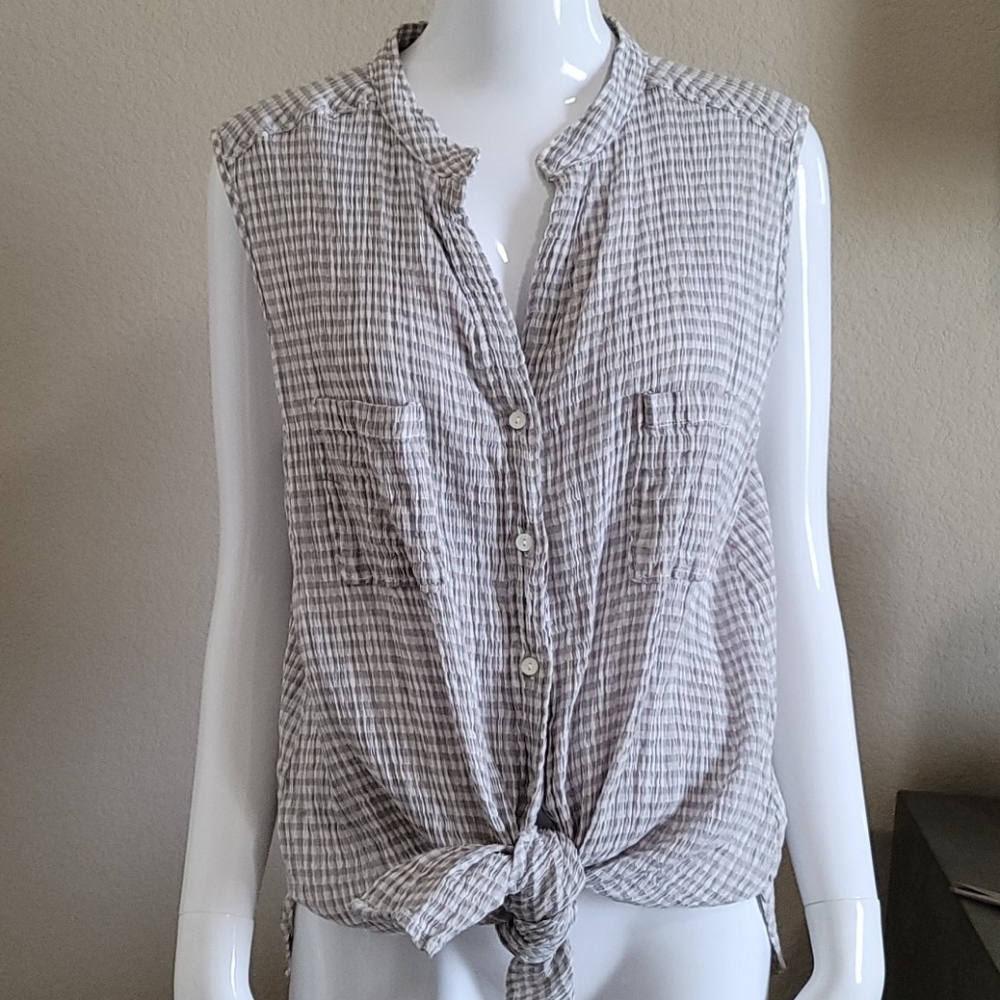 MAX STUDIO Sleeveless ladies XL button down shirt